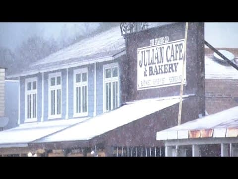 Heavy snow hitting San Diego mountains