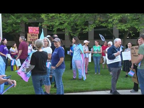 Title IX rally held outside School Board Meeting in Arlington County
