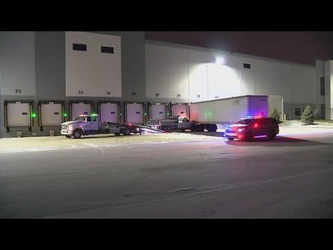 Snowplow driver dies in crash with semi in Plainfield