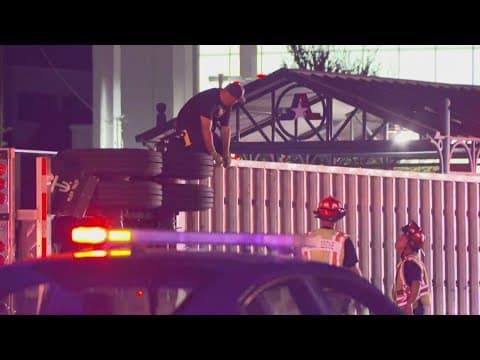 83 head of cattle trapped in overturned trailer in North Texas