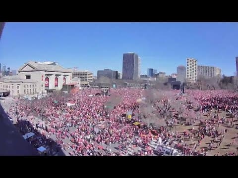 2 teenagers charged in mass shooting during Chiefs Super Bowl parade that left 1 dead, 22 others inj