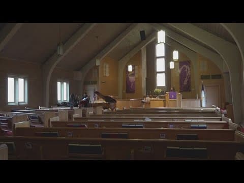 North Knoxville churchgoers begin daylight saving time with prayer, praise and pancakes