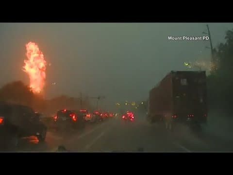 Lightning strikes dangerously close to cop | Caught on Camera