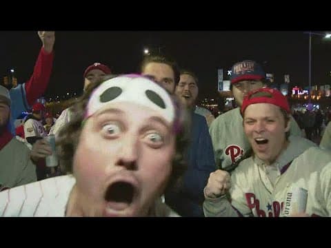 Philly fans take over Jake Garegnani’s live shot as he reports outside Citizens Bank Park