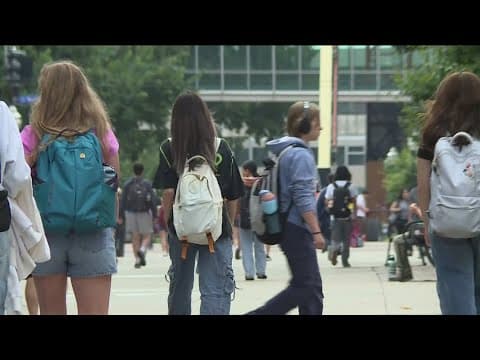 Students, administrators and new data suggest more college students are struggling to find jobs