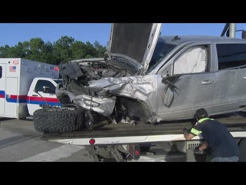 Good Samaritan helps pull family from submerged vehicle on Grand Parkway