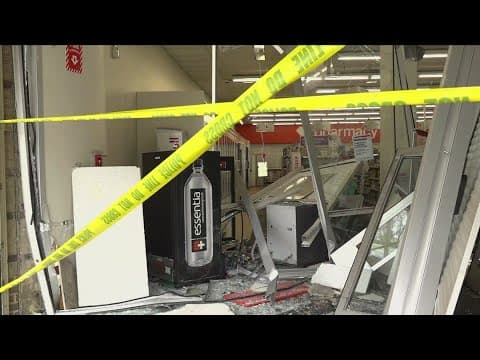 Suspects ram car into DC CVS, attempt to burglarize it