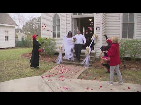 Houston couples say 'I do' on Valentine's Day