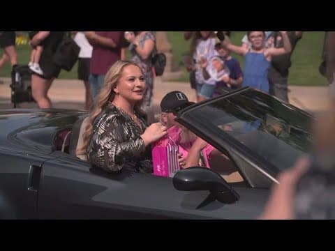 Parade for North Texas American Idol star