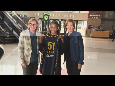 Indiana Fever formally introduces WNBA champion guard Sydney Colson