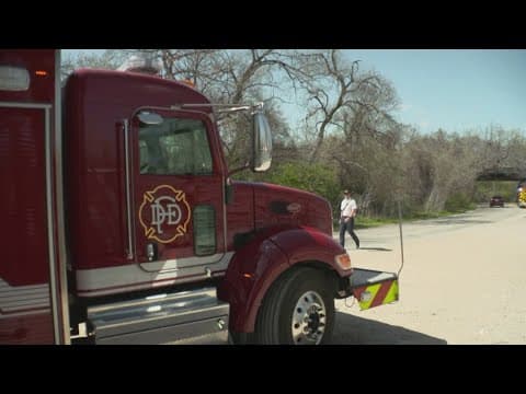 Crews battling brush fire in southern Dallas