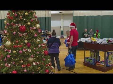 Empowering Indy host holiday shopping experience in downtown