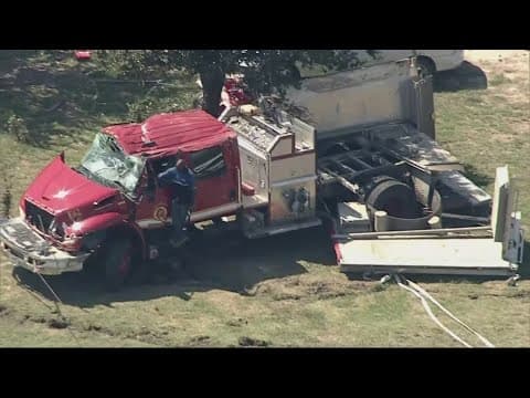 2 North Texas firefighters injured in single-vehicle crash, officials say