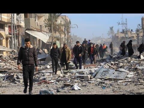 Thousands of Palestinians make their way home in Gaza