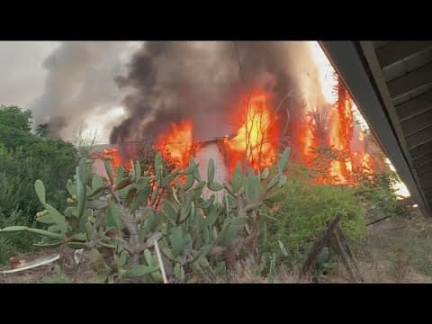 Hoarder house goes up in flames in Jamacha-Lomita neighborhood