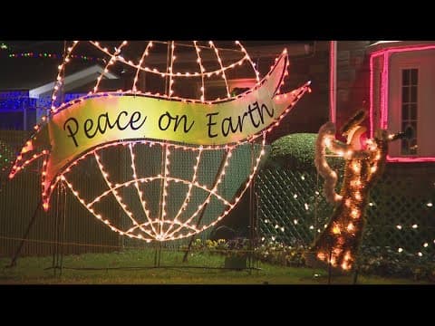 Oreo offering cash to people putting up holiday decor before Thanksgiving