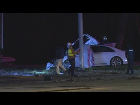 1 dead, 1 hurt after northeast Indy crash