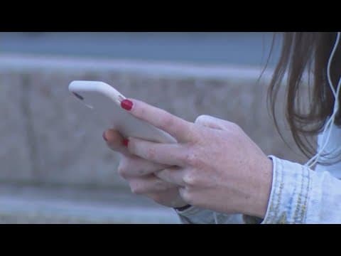Community to weigh in on possible cellphone ban in DC schools
