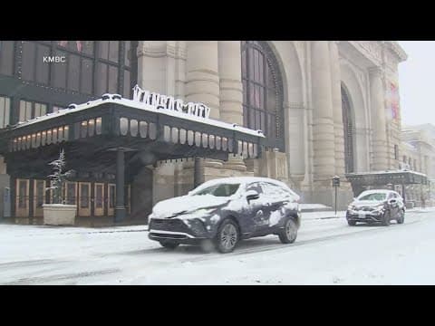 Snow falls heavily on crucial travel days in the north and northeast