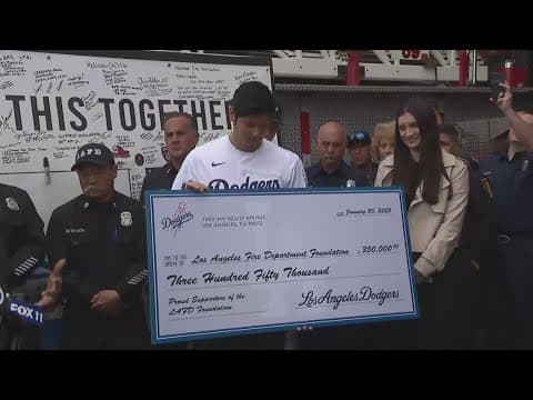 Dodgers thank California firefighters