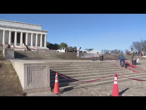 Steps of Lincoln Memorial vandalized with red paint
