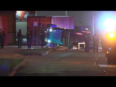 Driver dies after Jeep slams into shipping container, Houston police say