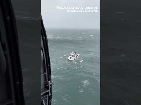 Boat capsizes during Coast Guard rescue on Oregon coast