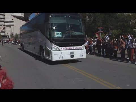 Longhorns fans cheer on team as they head to Sugar Bowl