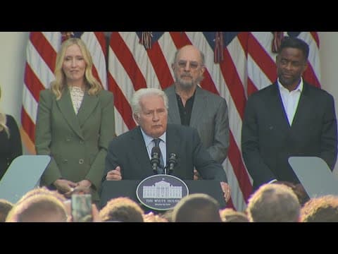 'The West Wing' cast visits White House for 25-year anniversary of the show's premiere