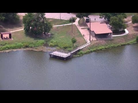 Police working to identify body in Texas lake