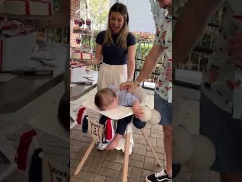 ‘Unimpressed’ baby has had enough of its 1st birthday party