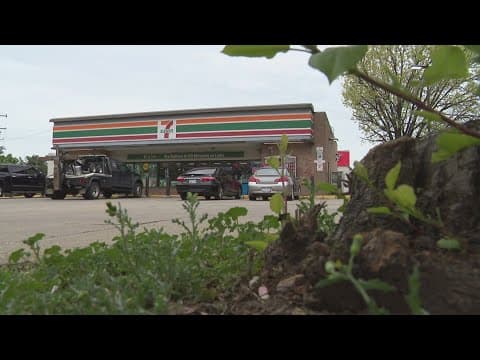 Multiple 7-Eleven stores robbed with fire extinguisher