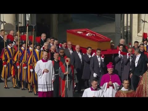 Faithful pay tribute to Pope Francis: Latest update