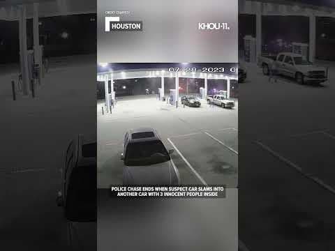 Video shows suspect crash into innocent driver during Houston chase #shorts