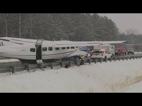 Plane makes hard landing on Loudoun County Parkway outside Dulles Airport