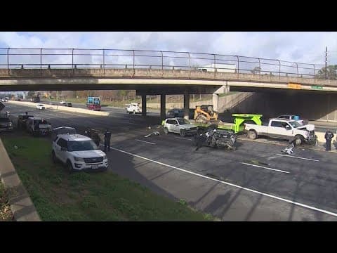 Truck driver hits Harris County deputy, 2 others on I-10 in the Channelview area, sheriff says