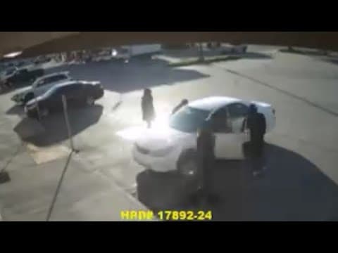 VIDEO: HPD searching for 4 suspects who carjacked man at NE-side gas station