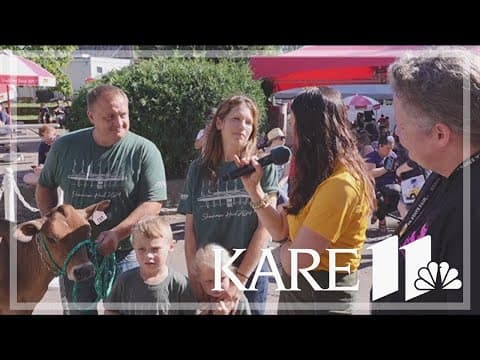 Moo Booth teaches fairgoers about dairy farms