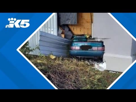Elderly driver slams into Everett building