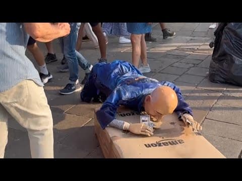 Life-size mannequin pokes fun of Amazon founder Jeff Bezos' extravagant wedding