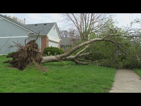 EF-1 tornado causes heavy damage in Hamilton County