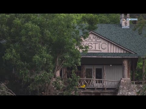 Camp Mystic photography recalls catastrophic flooding that trapped her on a roof for hours