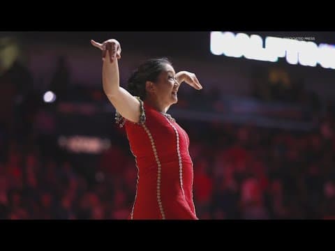 Unicycle performer Red Panda injured during halftime performance at Fever vs. Lynx game