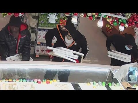 Robbers smash display cases in daring jewelry robbery in Dallas
