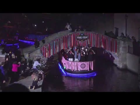 Florida Gators celebrate national championship win with boat parade on San Antonio River Walk