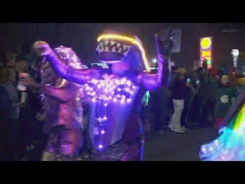 Watch Krewe of Chewbacchus' 'Rise of the Superb Owl' parade in New Orleans