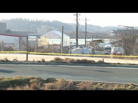 Massive emergency response continues after deadly plane, helicopter crash in Washington D.C.