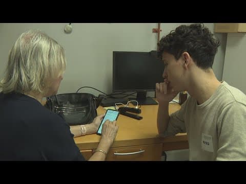 Young people help senior citizens use technology at Dupont Circle Village | Get Uplifted