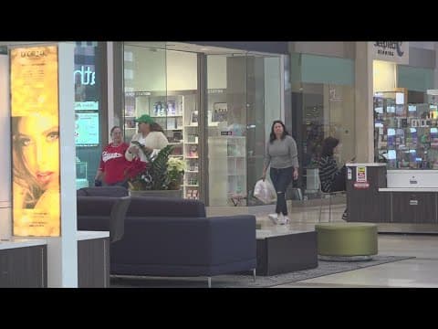 Last minute Christmas shoppers flock to the mall for Super Saturday