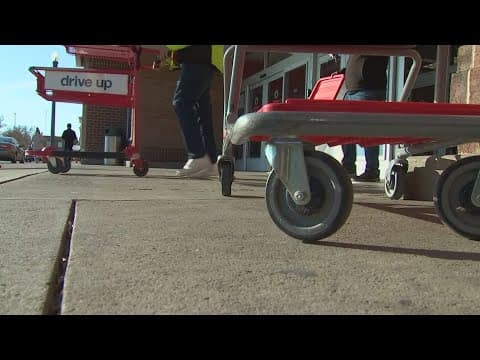 Shoppers say patience is needed when last-minute holiday shopping this week